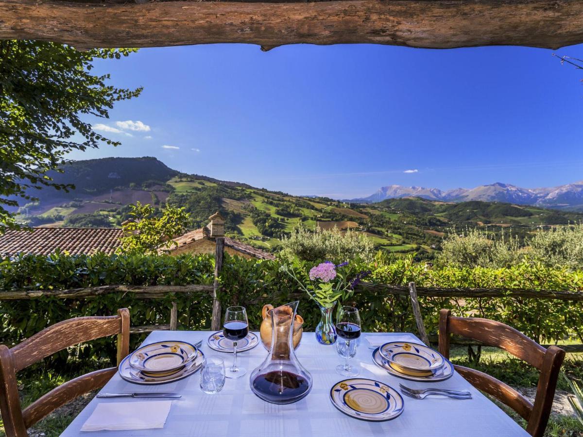 Gorgeous Apartment With Pool Near Sibillini Mountains Monte San Martino Buitenkant foto