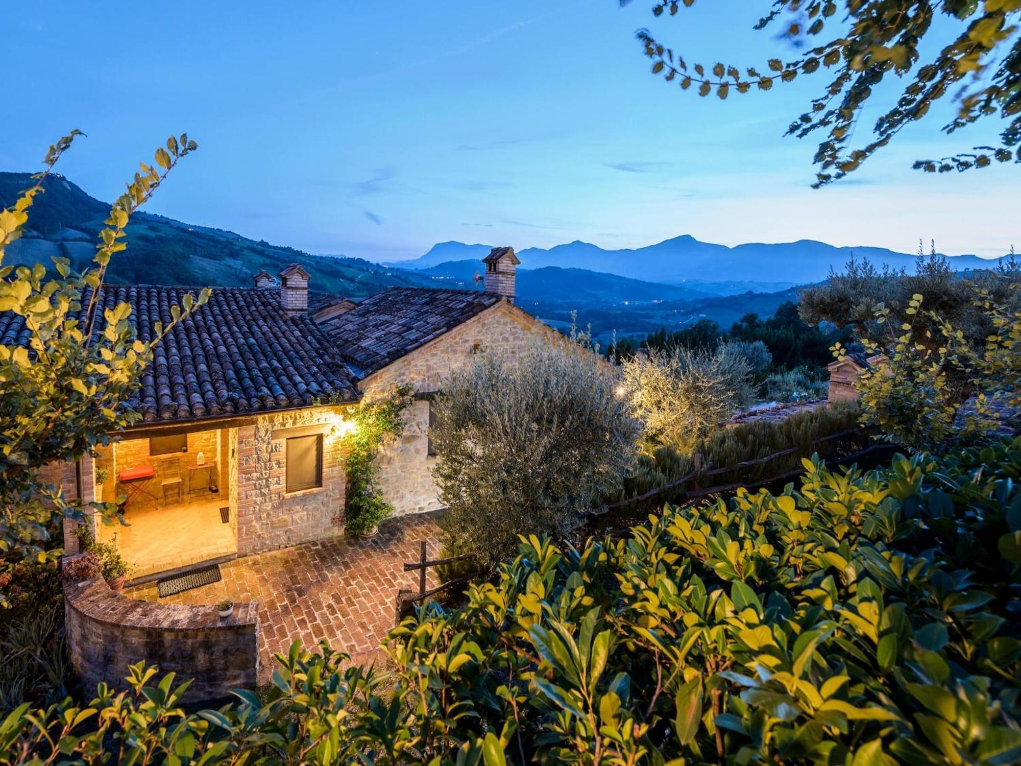 Gorgeous Apartment With Pool Near Sibillini Mountains Monte San Martino Buitenkant foto