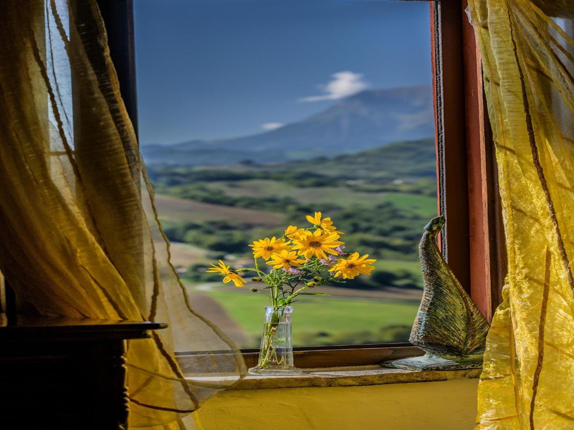 Gorgeous Apartment With Pool Near Sibillini Mountains Monte San Martino Buitenkant foto