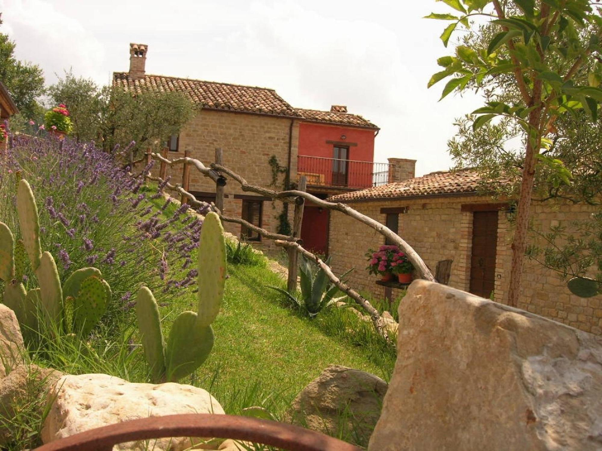 Gorgeous Apartment With Pool Near Sibillini Mountains Monte San Martino Buitenkant foto